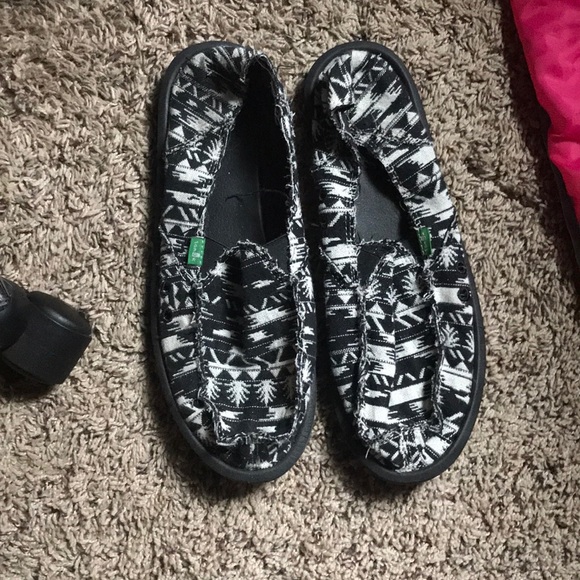 Sanuk Shoes - Black and white Sanuk loafers size 11